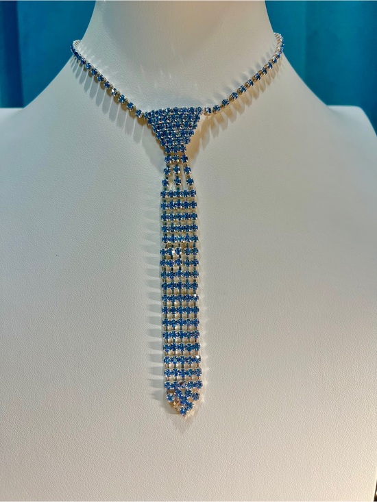 Vintage Jewelry - Vintage Blue Rhinestone Tie Necklace